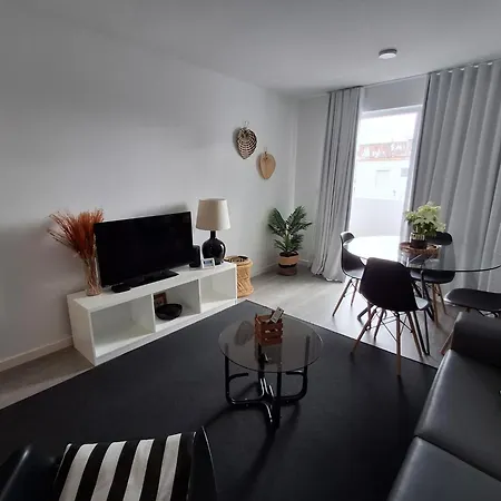 Smile And Wave Ponta Delgada