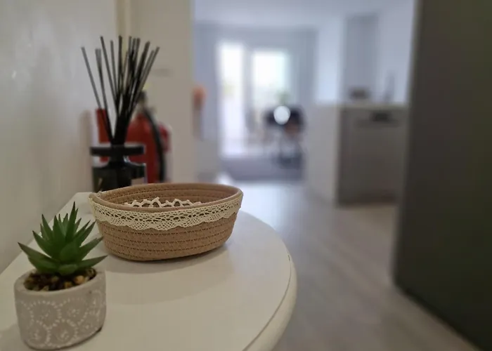 Smile And Wave Ponta Delgada